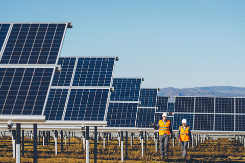 solarni-panely-revize_shutterstock_736731844_Mark-Agnor__480x320pxl.jpg