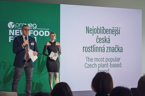 New Food Forum: Češi a Češky nakupují rostlinné alternativy častěji. Snižují svou spotřebu masa ve prospěch zdraví